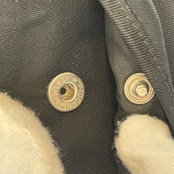 AUTHENTIC CROSSBODY BURBERRY BAG (UNISEX) - Picture 9 of 16